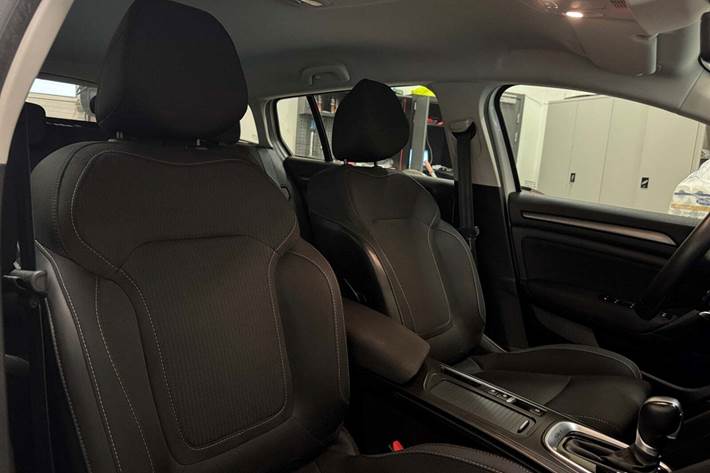 Hvid Renault Megane IV fra 2020