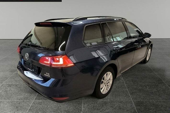 Blå VW Golf VII fra 2014