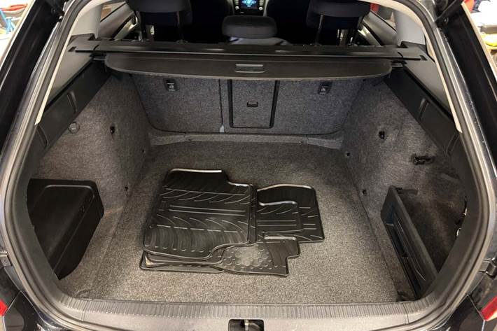 Sort Skoda Octavia fra 2015