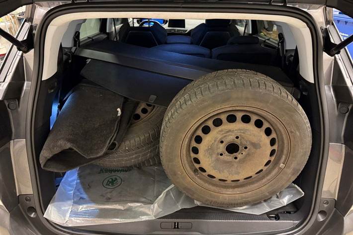 Grå Peugeot 5008 fra 2017