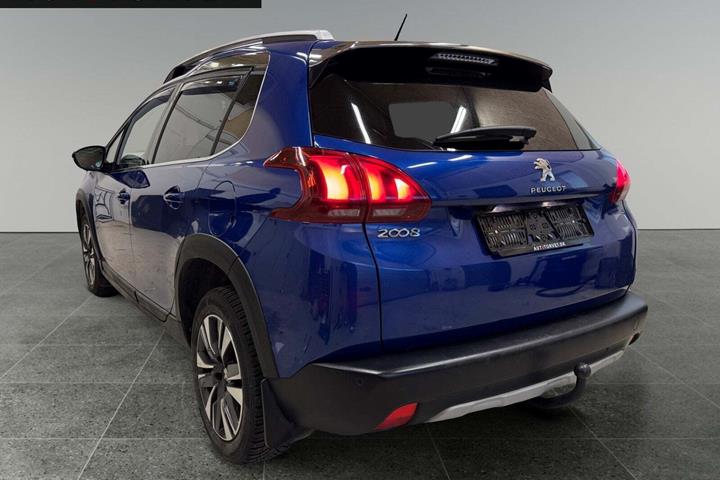 Blå Peugeot 2008 fra 2019