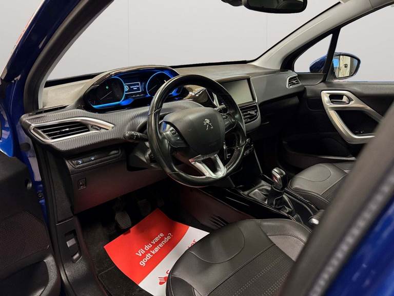 Peugeot 2008 1,5 BlueHDi 100 Allure Sky