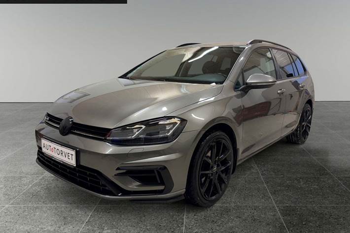 Grå VW Golf VII fra 2016