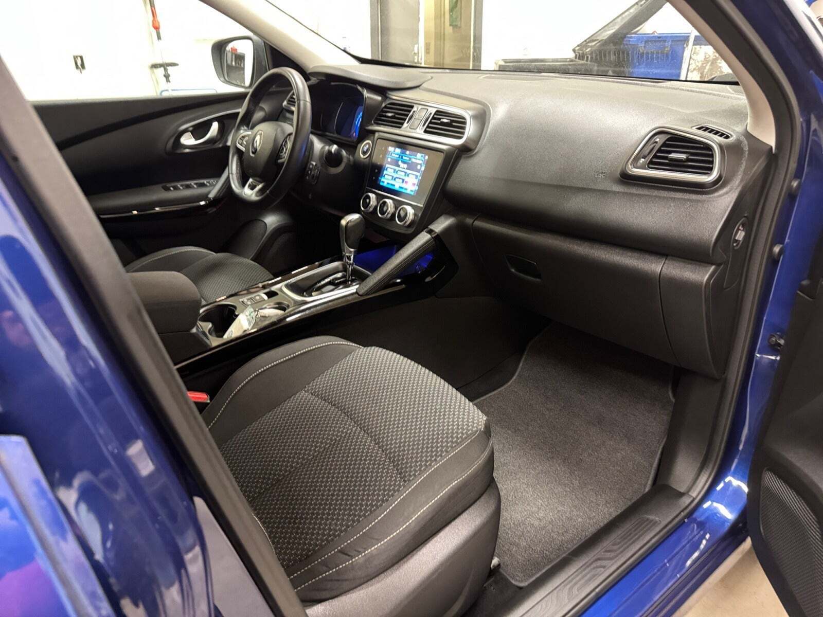 Blå Renault Kadjar fra 2019