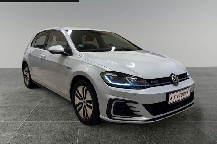 Hvid VW Golf VII fra 2017