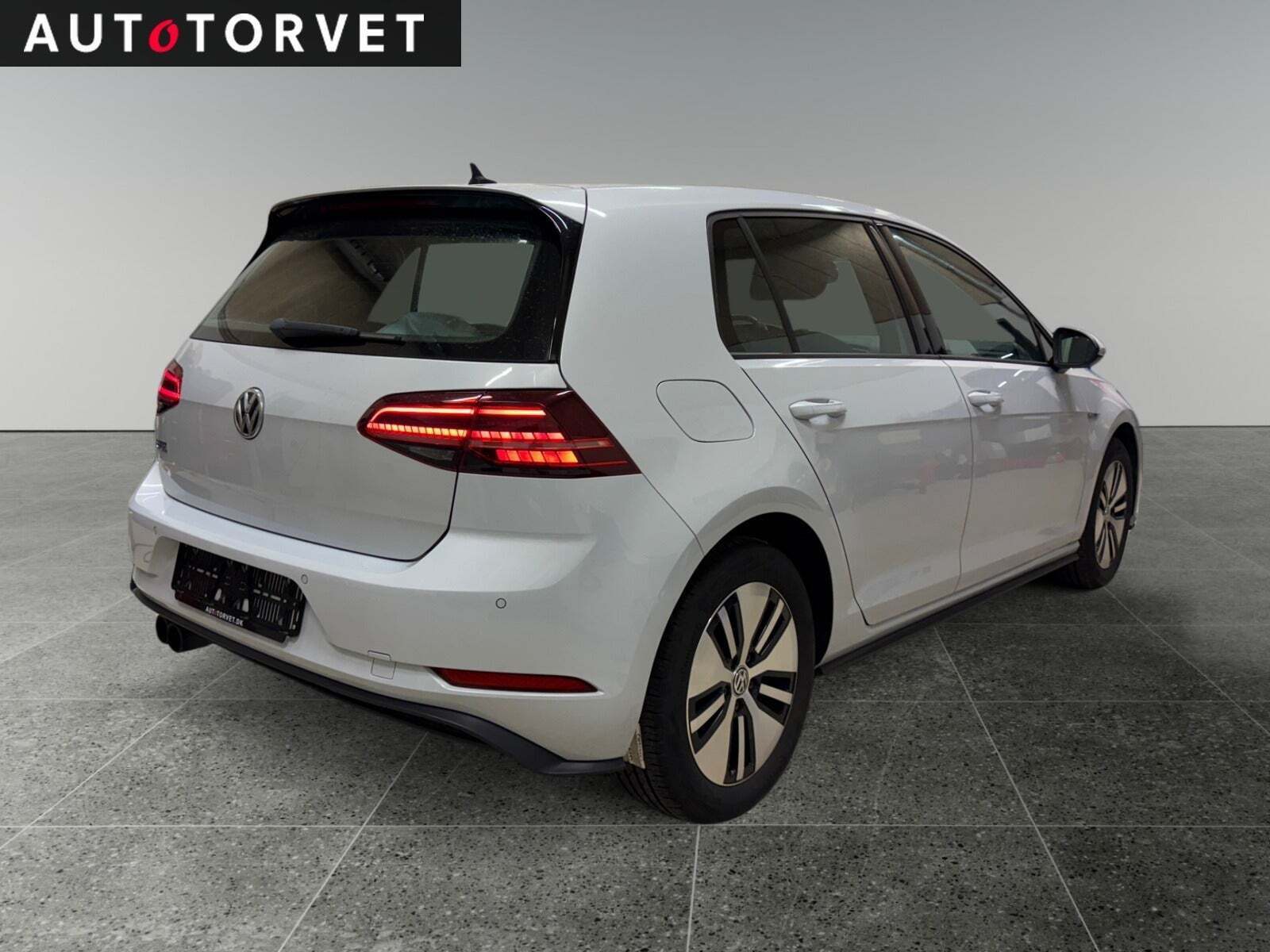 Hvid VW Golf VII fra 2017