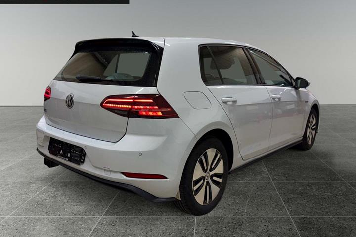 Hvid VW Golf VII fra 2017