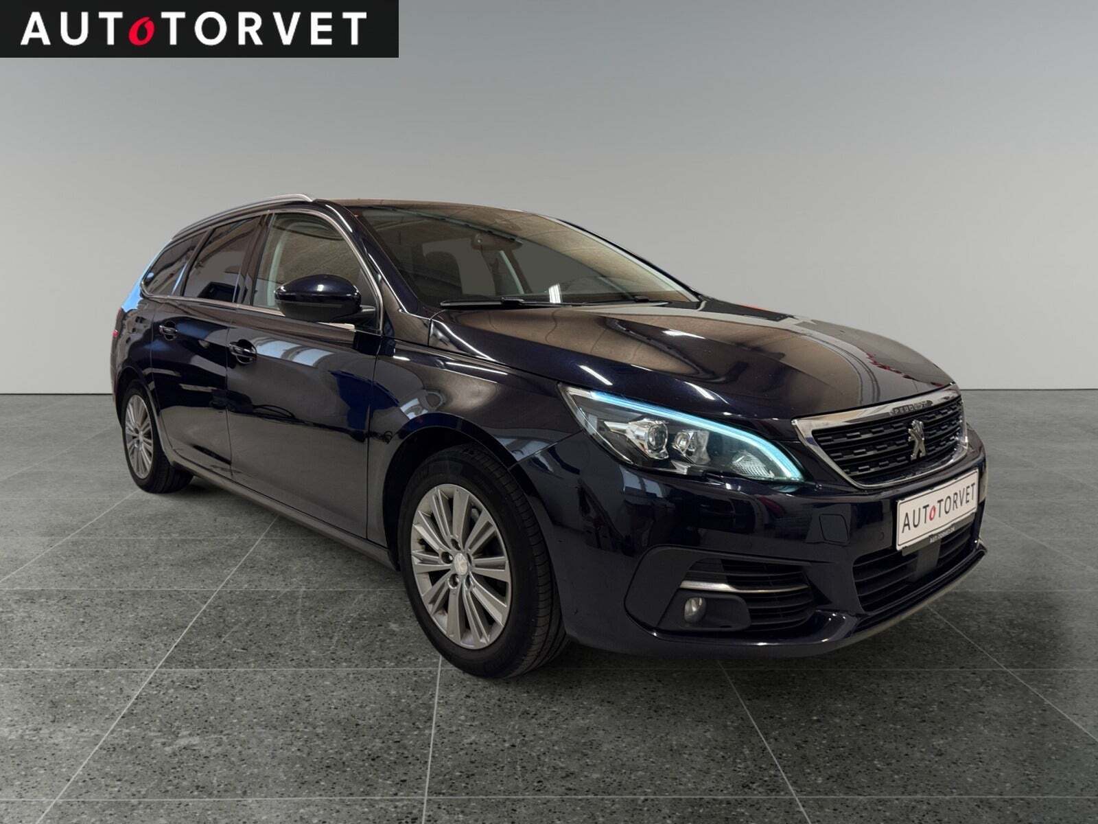 Peugeot 308 1,2 e-THP 130 Allure Sky SW
