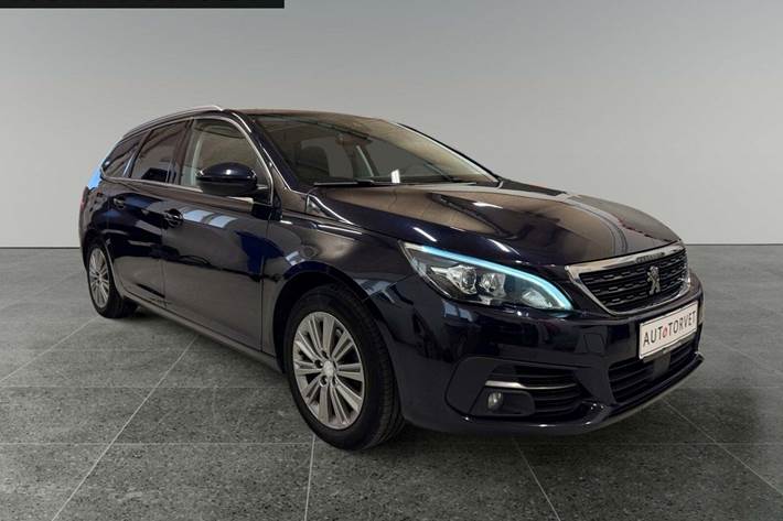 Blå Peugeot 308 fra 2018
