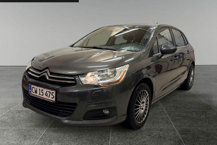 Grå Citroën C4 fra 2014 set udefra