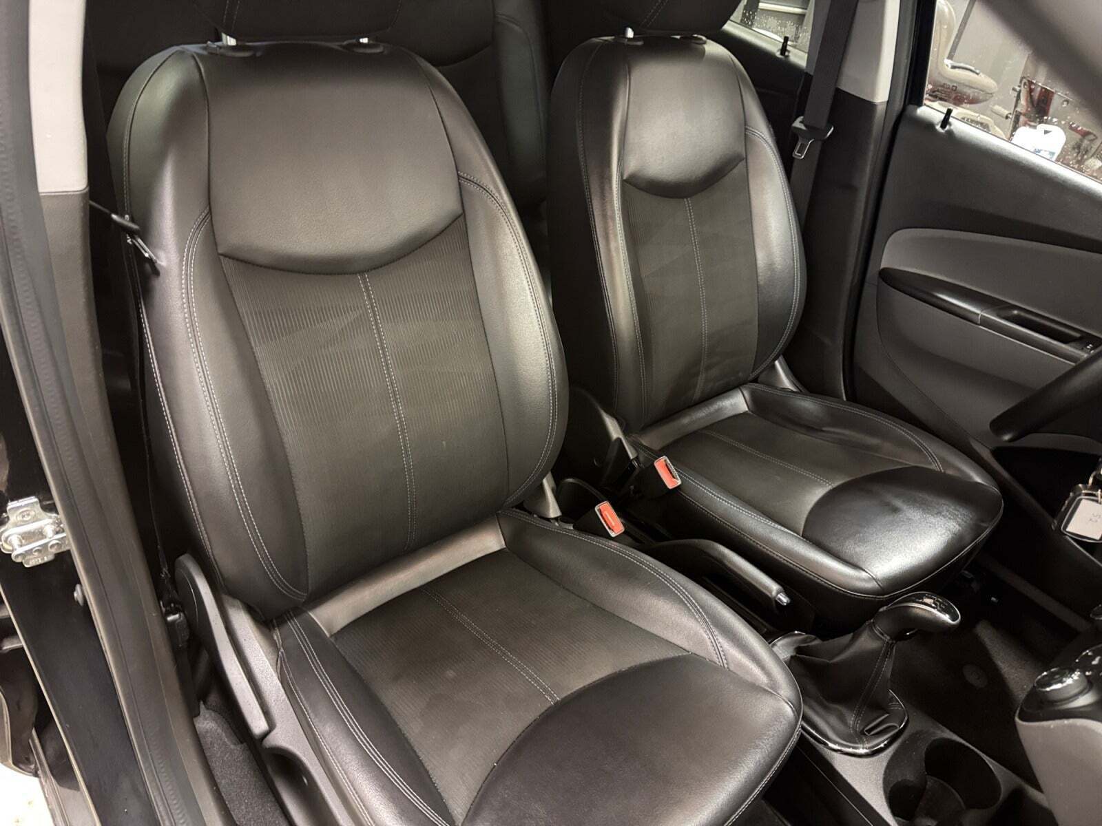 Sort Opel Karl fra 2016