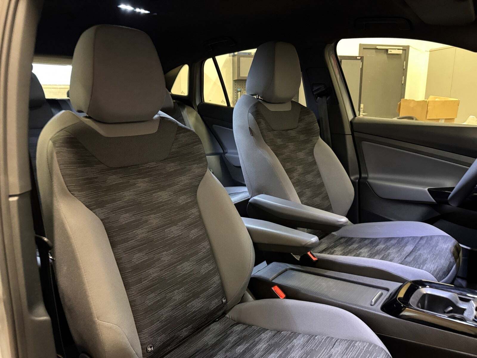 Grå VW ID.4 fra 2022