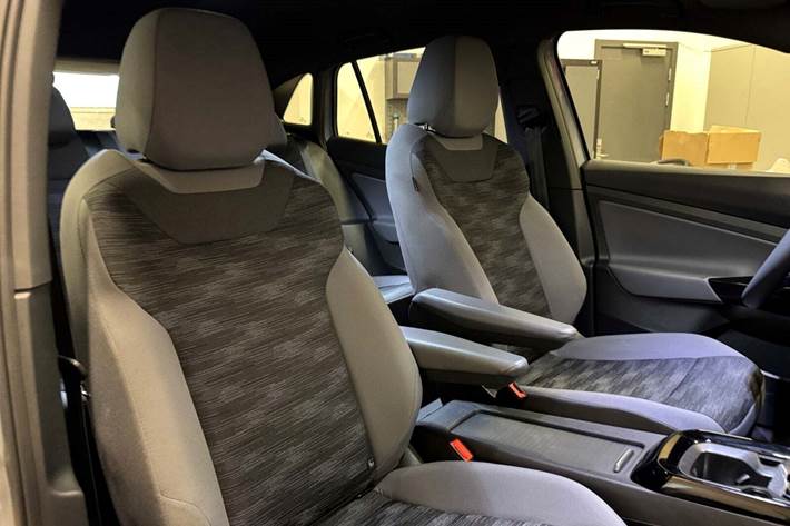 Grå VW ID.4 fra 2022