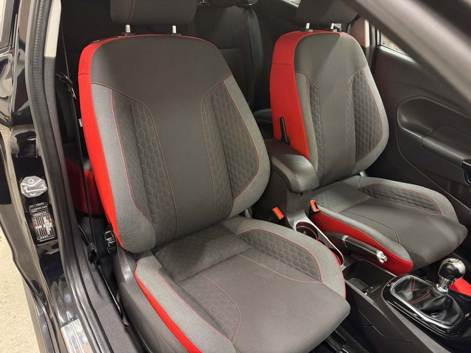 Sort Ford Fiesta fra 2016