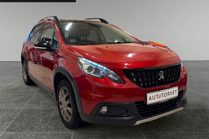 Rød Peugeot 2008 fra 2018