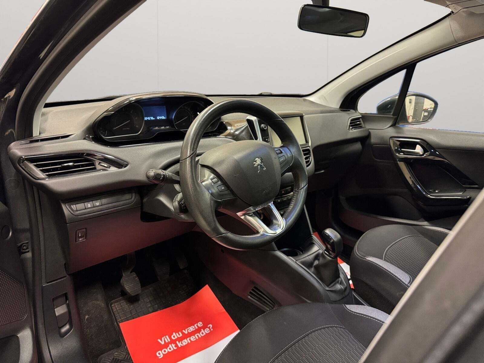 Peugeot 208 1,6 BlueHDi 100 Chili Sky