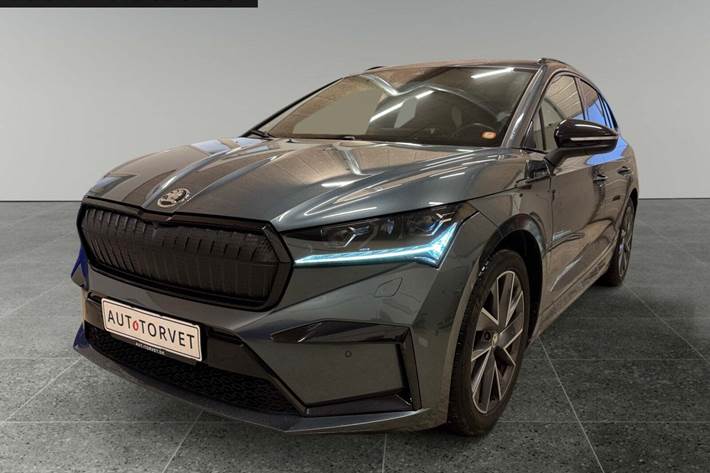 Grå Skoda Enyaq fra 2021 set udefra