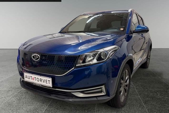 Blå Seres 3 fra 2022 set udefra