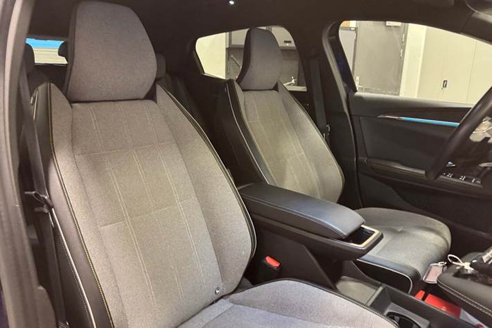 Blå Renault Megane E-Tech fra 2022