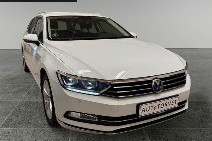 Hvid VW Passat fra 2017