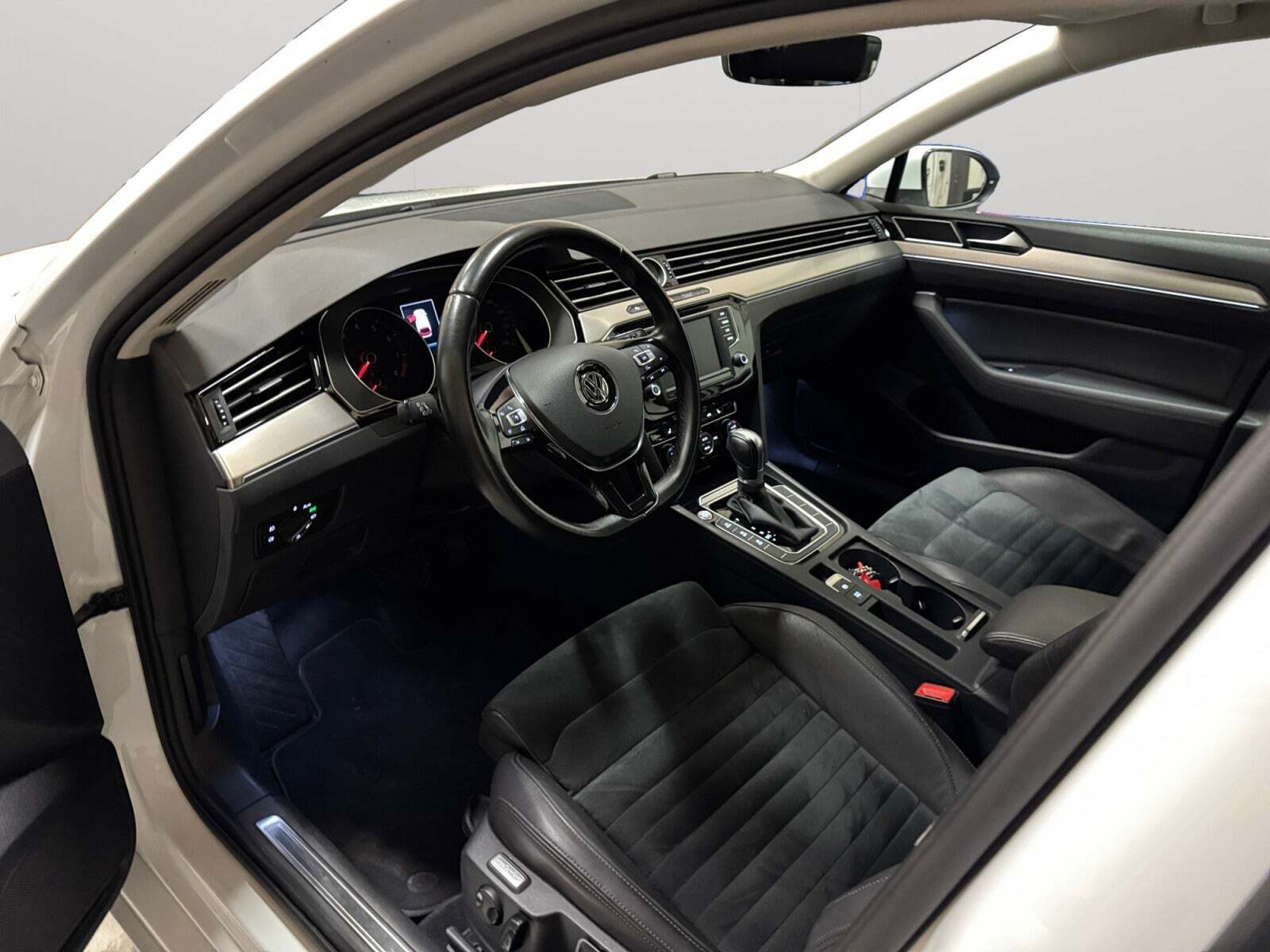 VW Passat 2,0 TSi 220 Highline Variant DSG Van