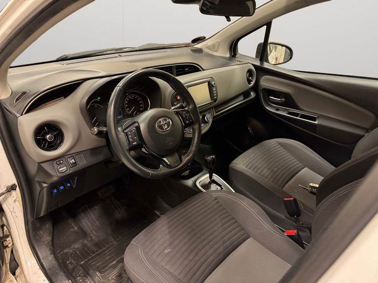 Toyota Yaris 1,5 Hybrid H2 e-CVT Van
