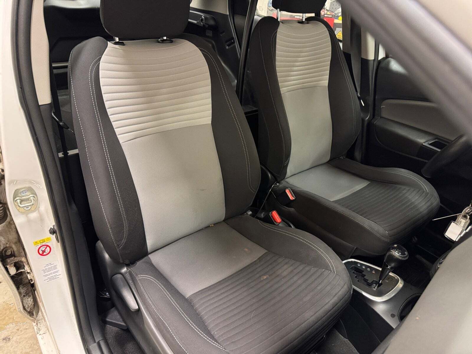 Hvid Toyota Yaris fra 2017