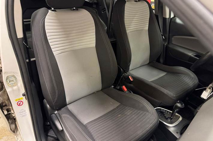 Hvid Toyota Yaris fra 2017