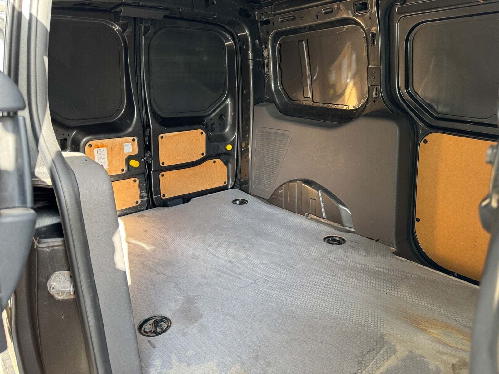 Grå Ford Transit Connect fra 2019