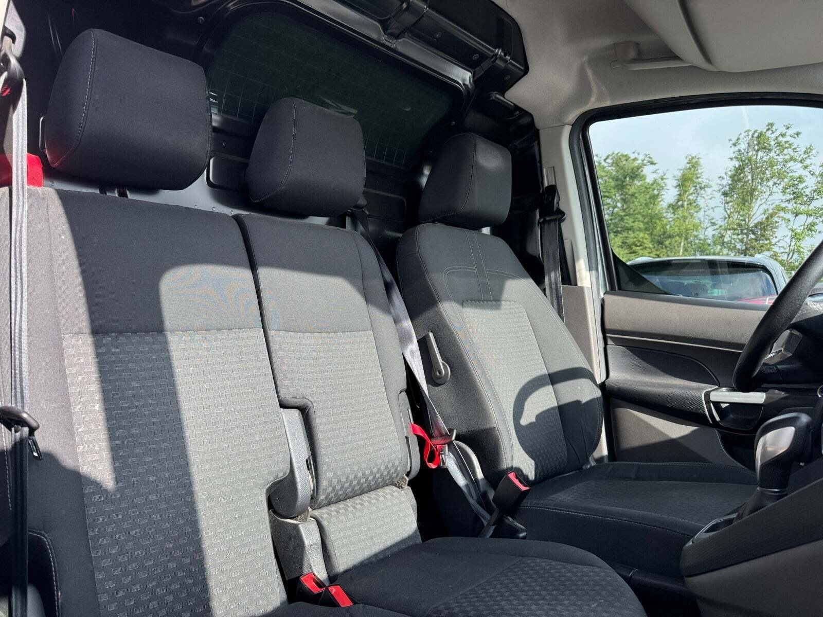 Grå Ford Transit Connect fra 2019