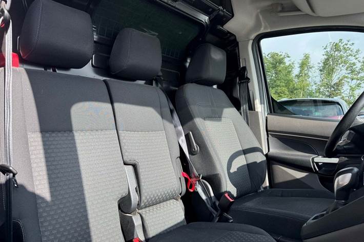 Grå Ford Transit Connect fra 2019