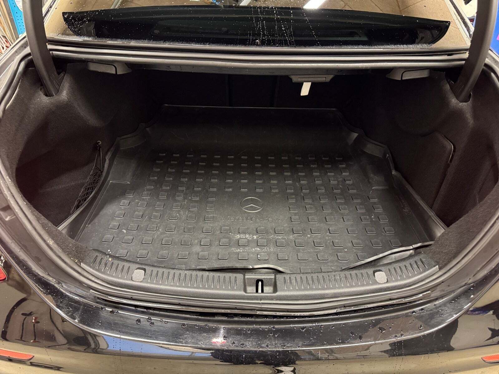 Sort Mercedes E220 d fra 2019