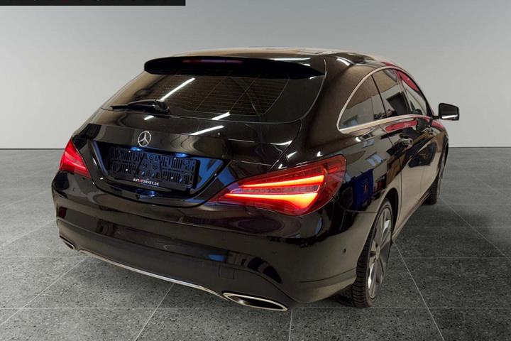 Sort Mercedes CLA220 d fra 2017