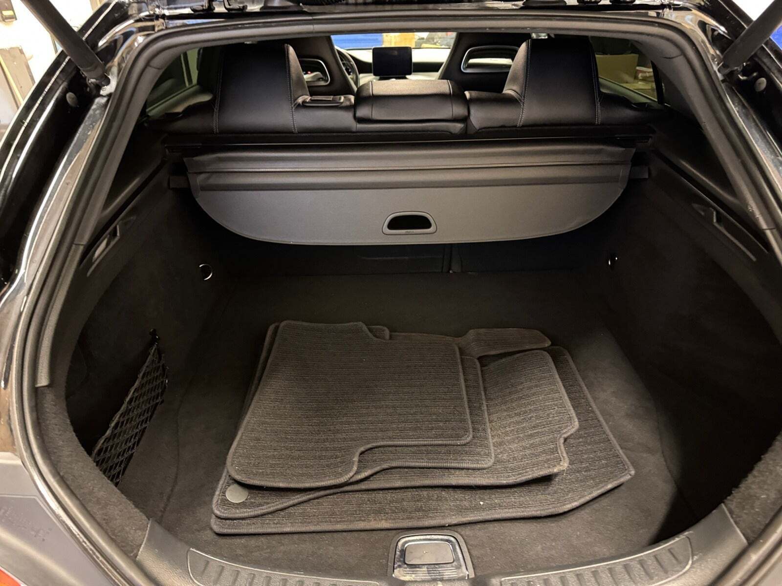 Sort Mercedes CLA220 d fra 2017 set udefra