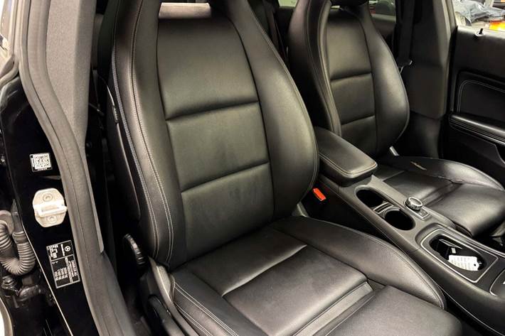 Sort Mercedes CLA220 d fra 2017