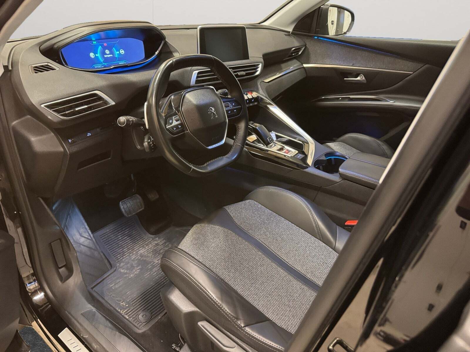 Peugeot 3008 1,2 e-THP 130 Allure EAT6