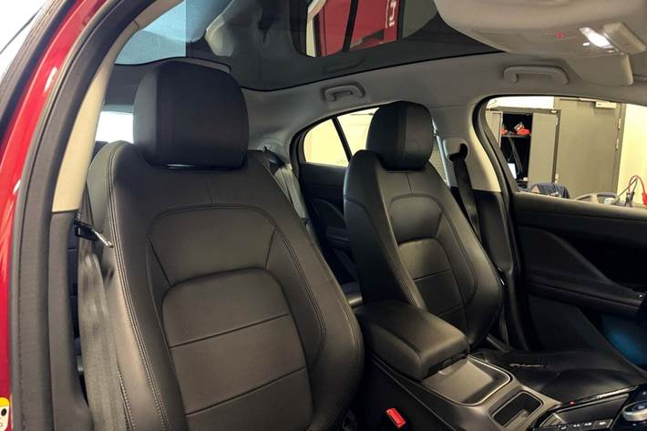 Rød Jaguar I-Pace fra 2019