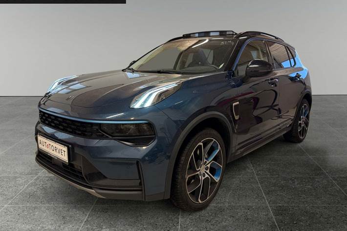 Blå Lynk & Co 01 fra 2022 set udefra