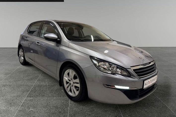 Sølv Peugeot 308 fra 2015