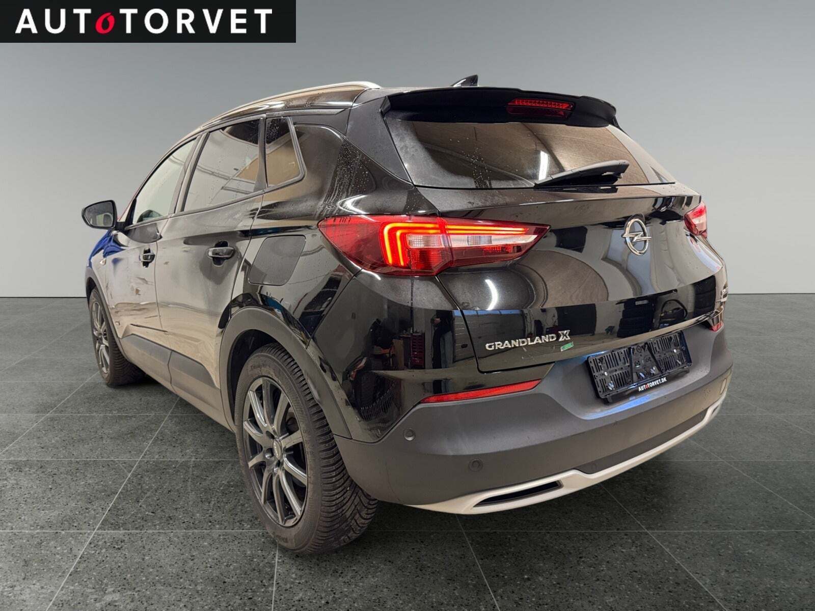 Sort Opel Grandland X fra 2021