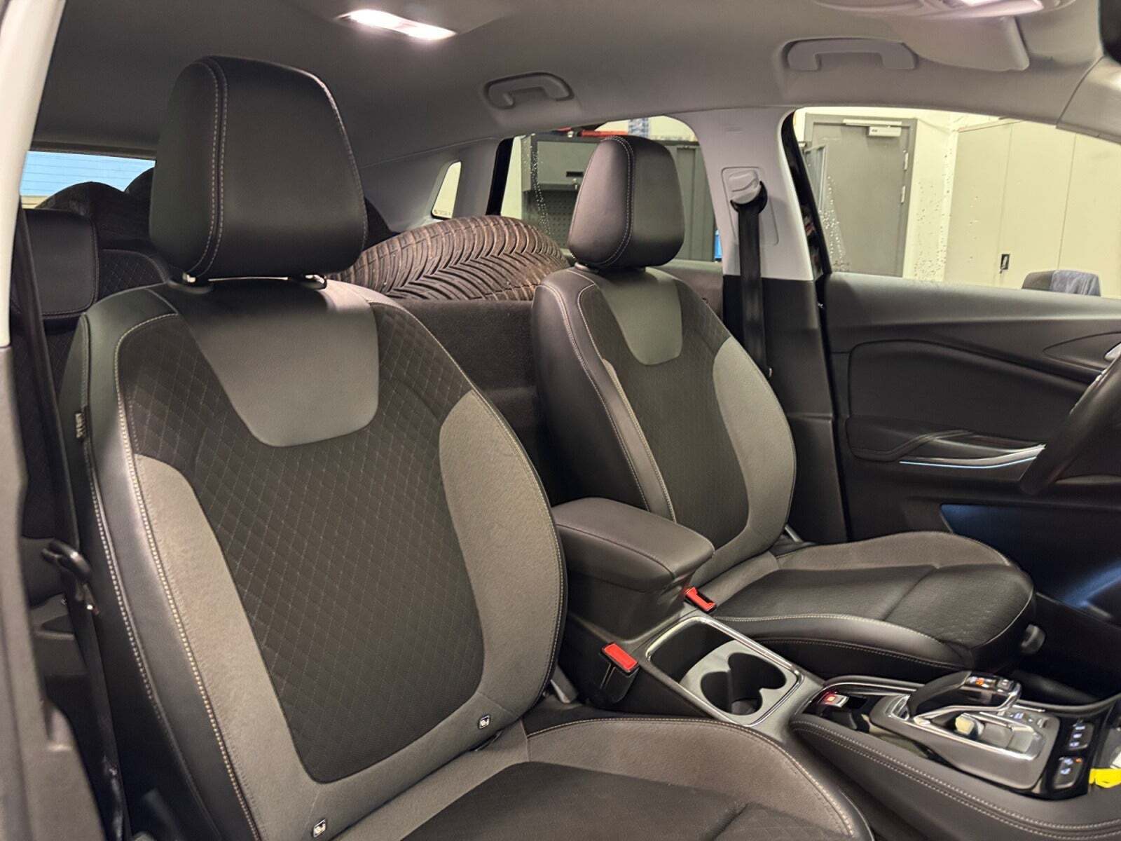 Sort Opel Grandland X fra 2021