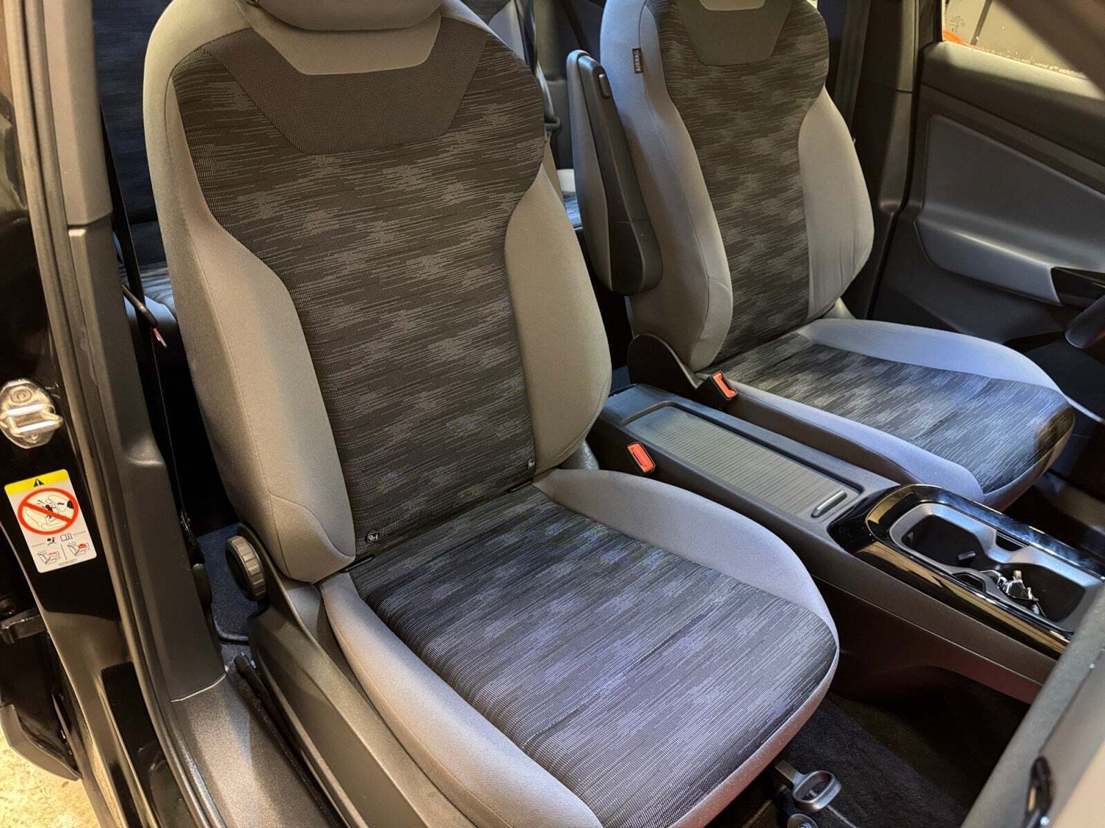 Grå VW ID.4 fra 2023