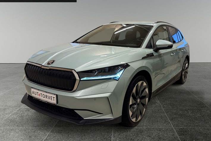 Turquoise Skoda Enyaq fra 2021 set udefra