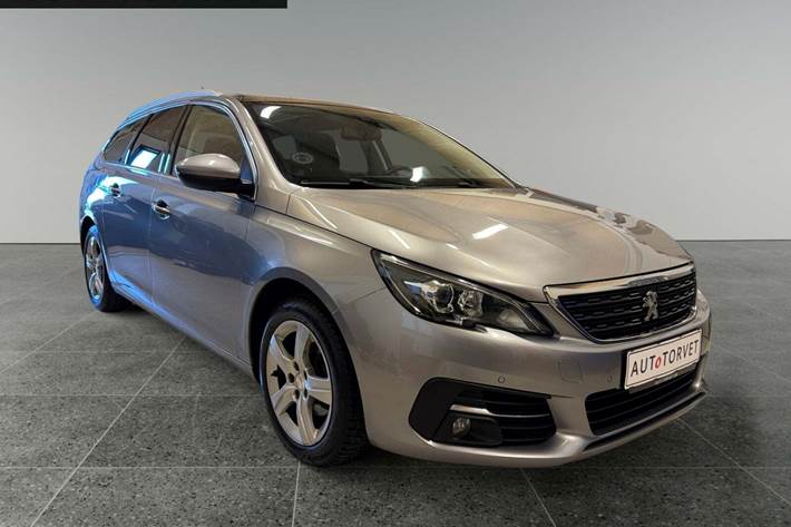 Sølv Peugeot 308 fra 2018