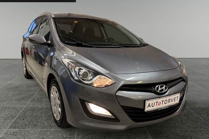 Grå Hyundai i30 fra 2014