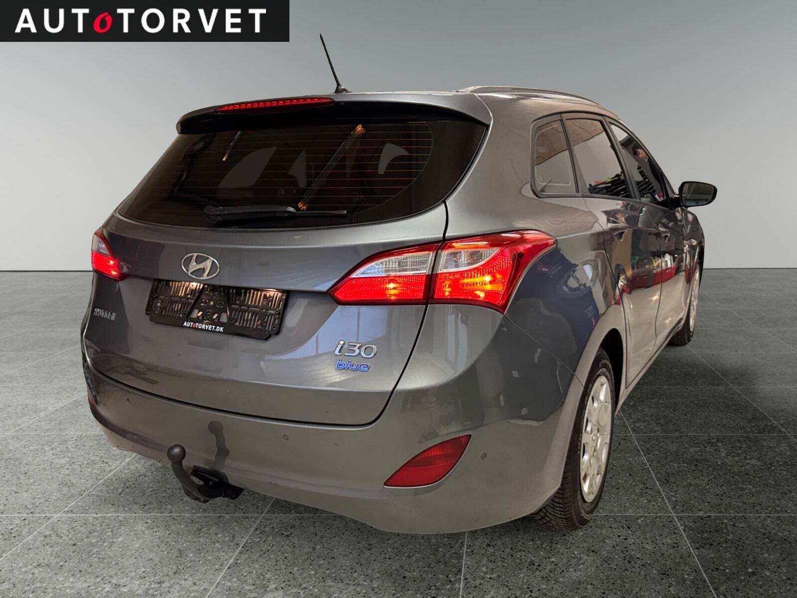 Grå Hyundai i30 fra 2014