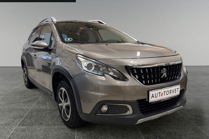 Beige Peugeot 2008 fra 2017