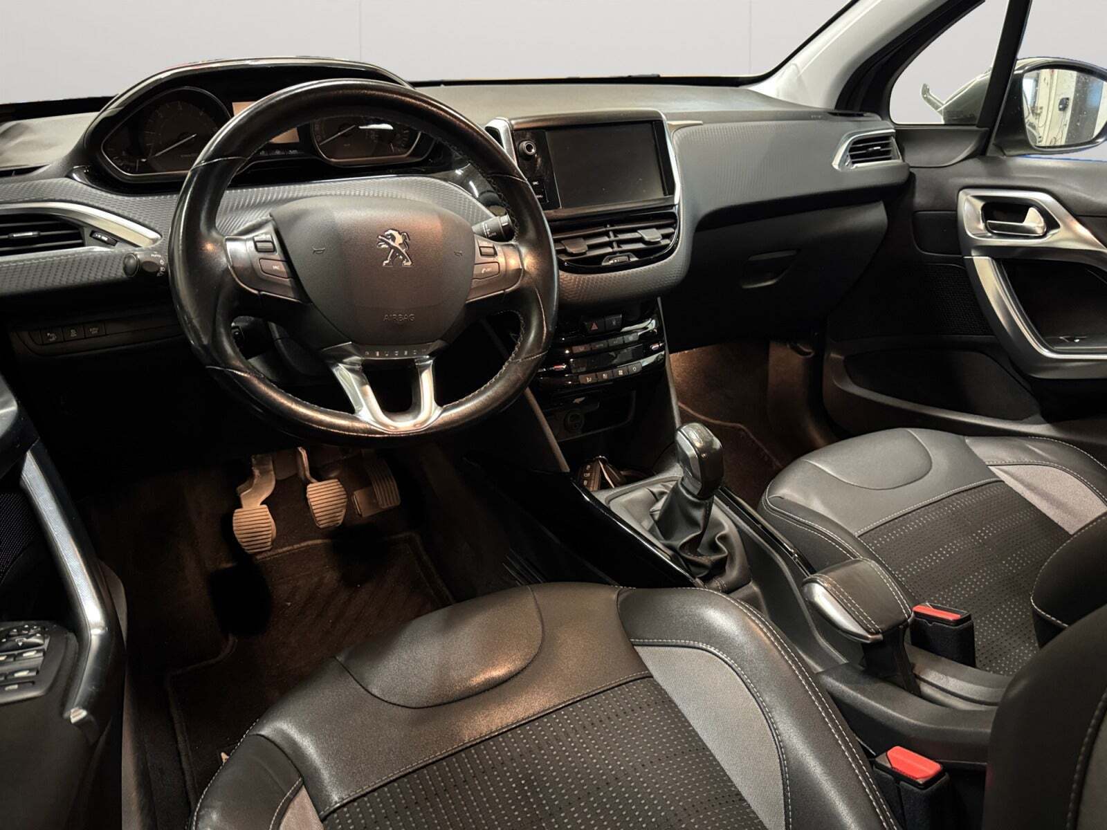 Peugeot 2008 1,6 BlueHDi 100 Allure