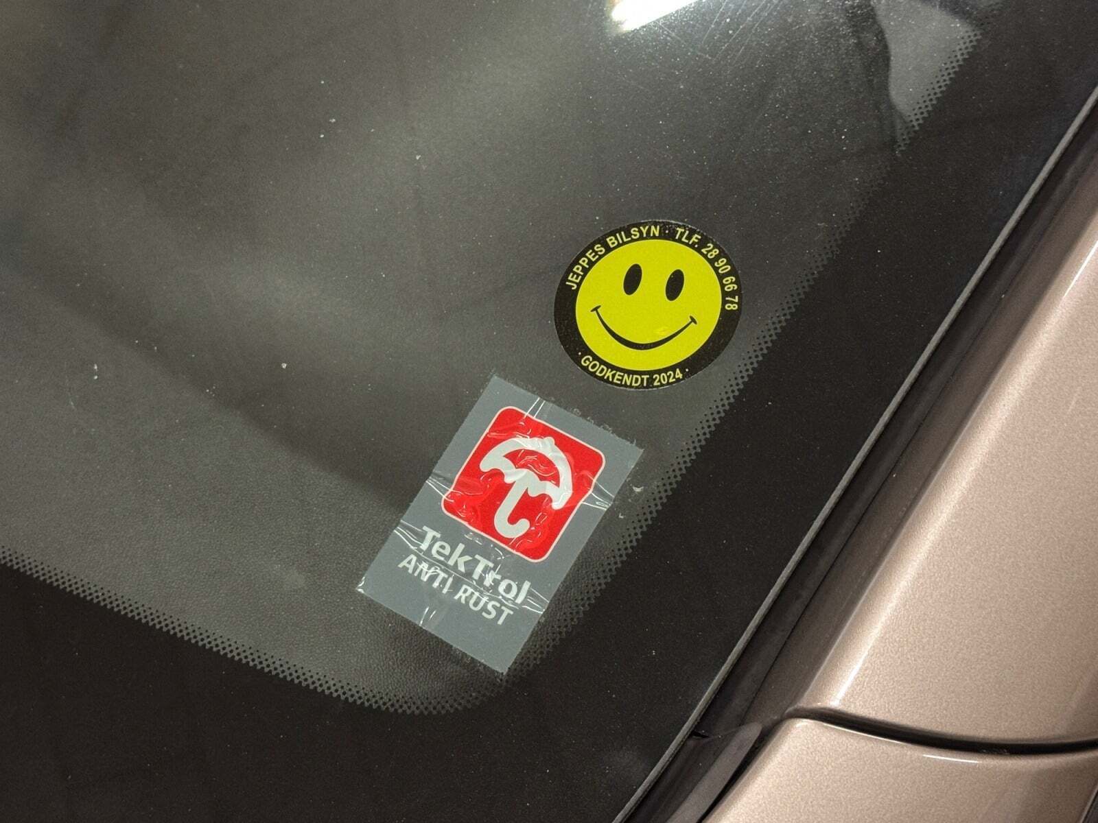 Beige Peugeot 2008 fra 2017