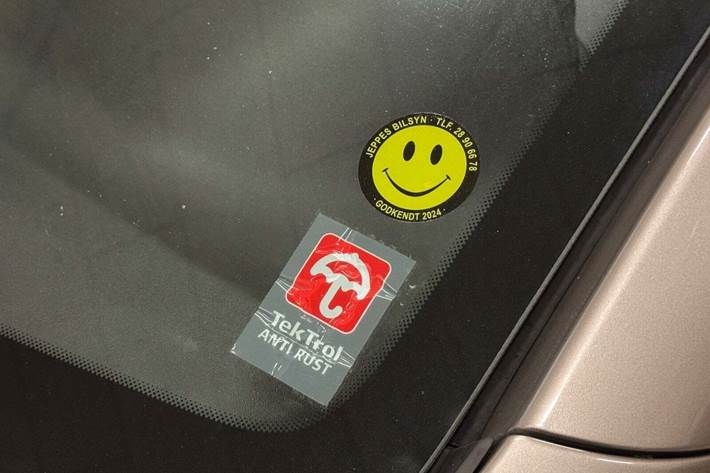 Beige Peugeot 2008 fra 2017